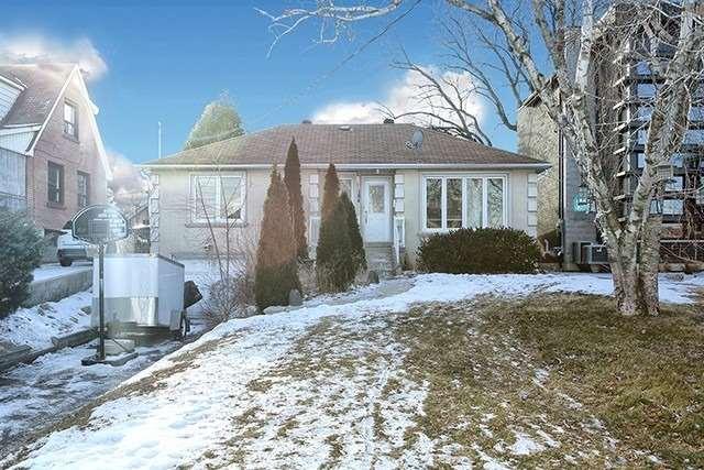 184 Cornelius Pkwy, House detached with 3 bedrooms, 2 bathrooms and 6 parking in Toronto ON | Image 1