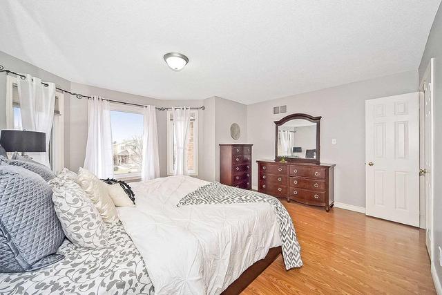 4 Angus Dr, House detached with 4 bedrooms, 4 bathrooms and 4 parking in Ajax ON | Image 10