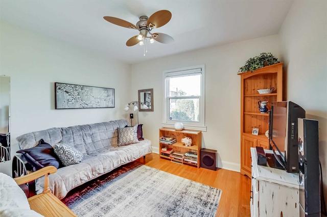 10 Davidson Ave, House detached with 2 bedrooms, 1 bathrooms and 2 parking in Toronto ON | Image 9