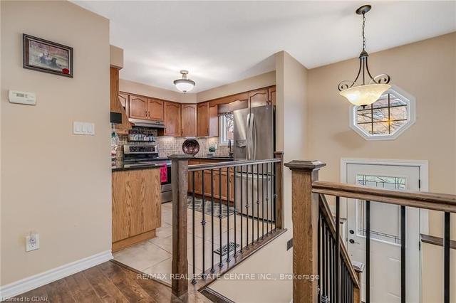 111 Marmel Crt, House semidetached with 2 bedrooms, 2 bathrooms and 4 parking in Cambridge ON | Image 31