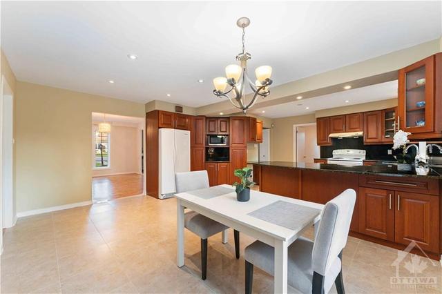 3 Erinlea Court, House detached with 5 bedrooms, 5 bathrooms and 6 parking in Ottawa ON | Image 12