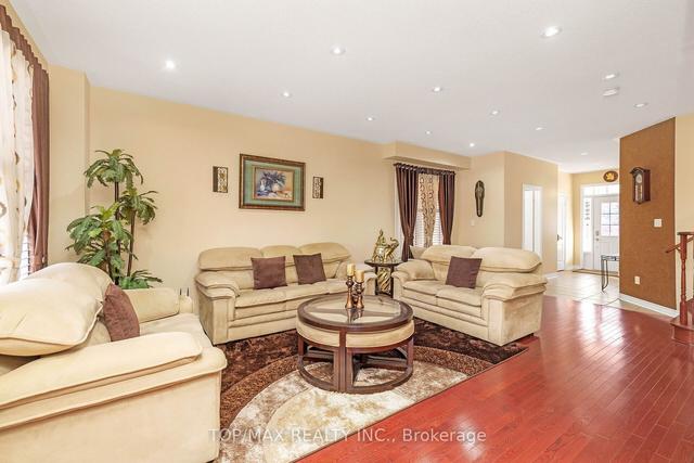 22 Chalkfarm Cres, House detached with 4 bedrooms, 3 bathrooms and 6 parking in Brampton ON | Image 3