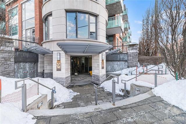 301 - 295 Mackay Street, Condo with 2 bedrooms, 2 bathrooms and 1 parking in Ottawa ON | Image 2