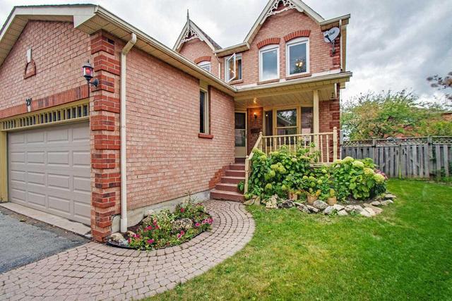 29 Coe Dr, House detached with 3 bedrooms, 3 bathrooms and 4 parking in Ajax ON | Image 2