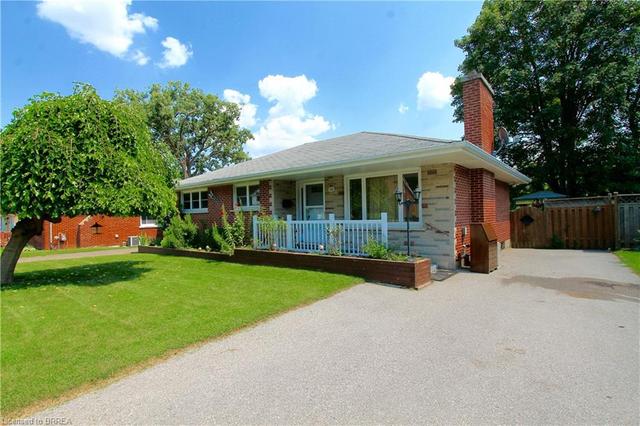118 Brunswick Street, House detached with 3 bedrooms, 1 bathrooms and 3 parking in Brantford ON | Image 2