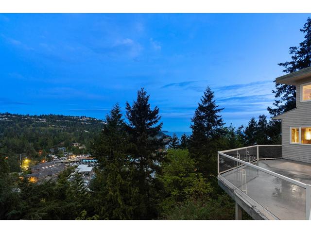5860 Falcon Road, House detached with 5 bedrooms, 5 bathrooms and null parking in West Vancouver BC | Image 30