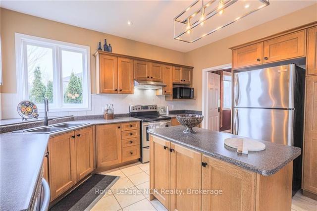 178 Doon Mills Dr, House detached with 4 bedrooms, 3 bathrooms and 4 parking in Kitchener ON | Image 25