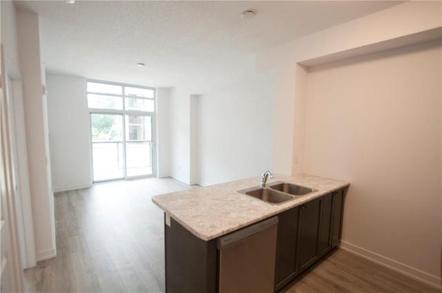 202 - 81 Robinson St, Condo with 2 bedrooms, 1 bathrooms and 1 parking in Hamilton ON | Image 3