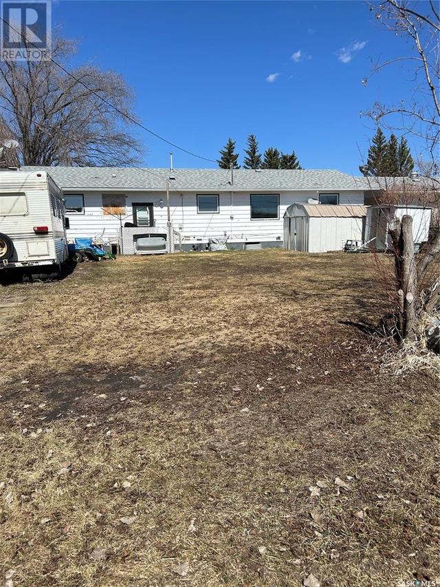 211 3rd Avenue E, House detached with 5 bedrooms, 2 bathrooms and null parking in Kelvington SK | Image 38