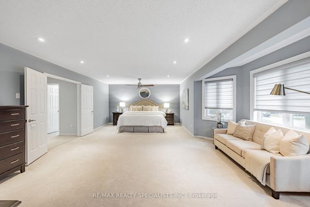 1272 Saddler Circ, House detached with 4 bedrooms, 4 bathrooms and 6 parking in Oakville ON | Image 16