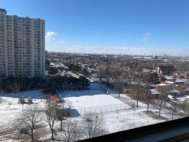 1105 - 340 Dixon Rd, Condo with 2 bedrooms, 1 bathrooms and 1 parking in Toronto ON | Image 7