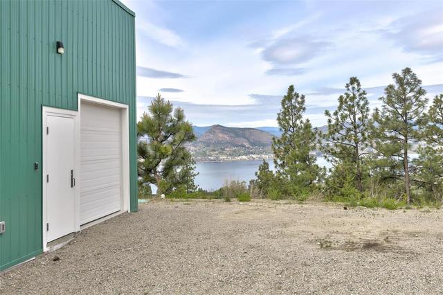 2864 - 2860 Arawana Road, Home with 2 bedrooms, 1 bathrooms and null parking in Okanagan Similkameen E BC | Image 6