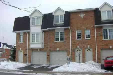 02 - 1525 South Parade Crt, Townhouse with 3 bedrooms, 2 bathrooms and 2 parking in Mississauga ON | Image 1