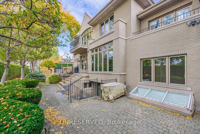 136 Dalemount Ave, House detached with 6 bedrooms, 8 bathrooms and 15 parking in Toronto ON | Image 32
