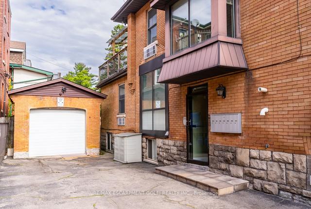 947 Main St E, House detached with 7 bedrooms, 7 bathrooms and 6 parking in Hamilton ON | Image 12