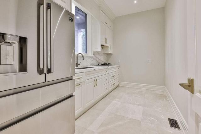 320 Dalewood Dr, House detached with 4 bedrooms, 8 bathrooms and 13 parking in Oakville ON | Image 2