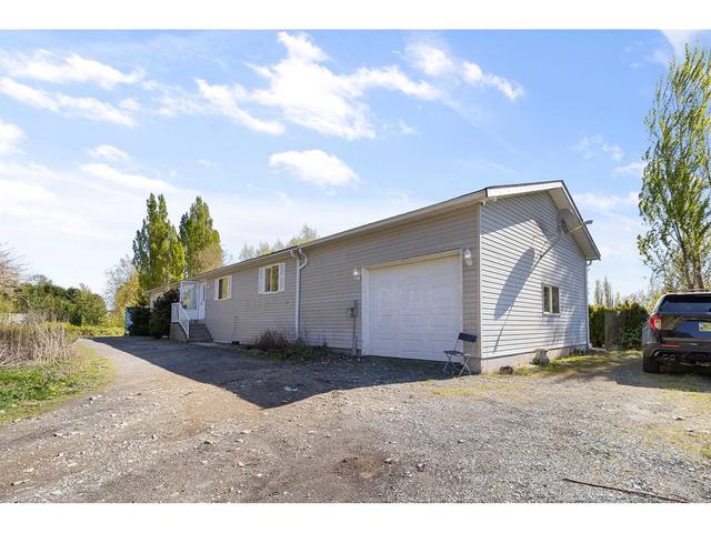 40160 South Parallel Road, House detached with 3 bedrooms, 3 bathrooms and 20 parking in Abbotsford BC | Image 3