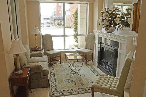 lph 7 - 40 Old Mill Rd N, Condo with 2 bedrooms, 2 bathrooms and null parking in Oakville ON | Image 2