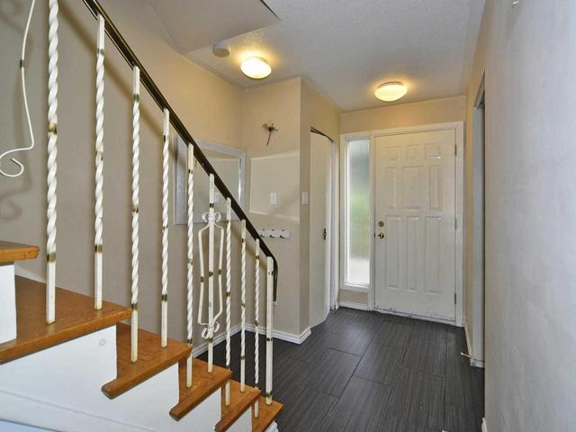 34 - 69 Lexington Ave, Townhouse with 2 bedrooms, 2 bathrooms and 1 parking in Toronto ON | Image 2