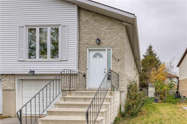 1115 Hickorywood Crescent, House semidetached with 3 bedrooms, 2 bathrooms and 3 parking in Kingston ON | Image 2