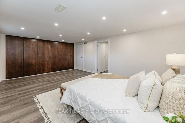 11 Valery Crt, House detached with 3 bedrooms, 2 bathrooms and 3 parking in Hamilton ON | Image 21