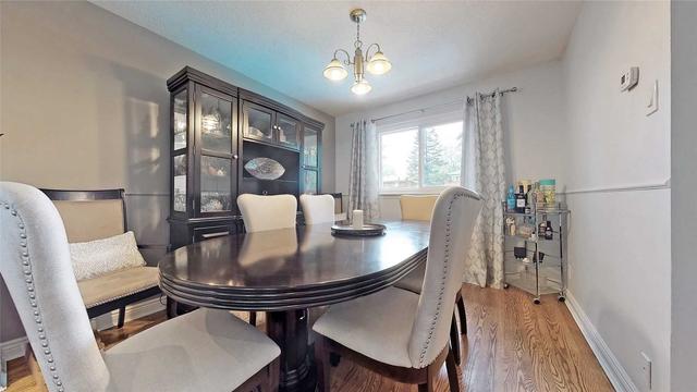 40 Donnacona Cres, House detached with 4 bedrooms, 2 bathrooms and 3 parking in Toronto ON | Image 2