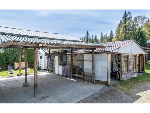 5469 Cory Road, House detached with 1 bedrooms, 2 bathrooms and null parking in Central Kootenay A BC | Image 50