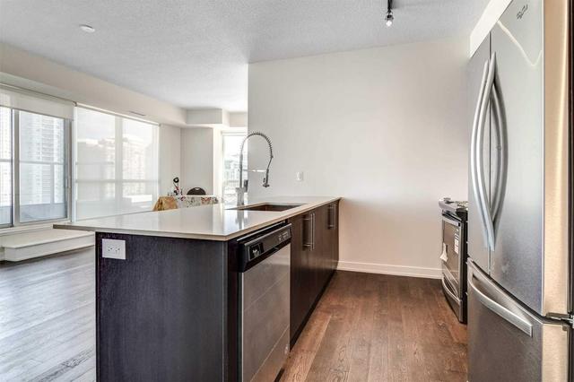809 - 510 Curran Pl, Condo with 2 bedrooms, 2 bathrooms and 1 parking in Mississauga ON | Image 4