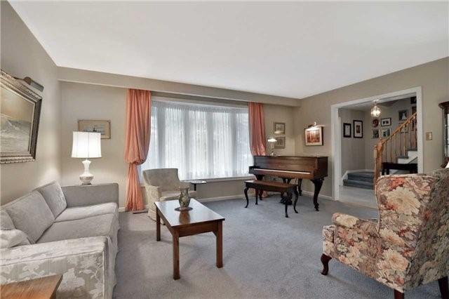 239 Sunray Rd, House detached with 4 bedrooms, 4 bathrooms and 4 parking in Oakville ON | Image 3