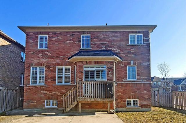 24 Sleepy Hollow Pl, House detached with 4 bedrooms, 3 bathrooms and 4 parking in Whitby ON | Image 21
