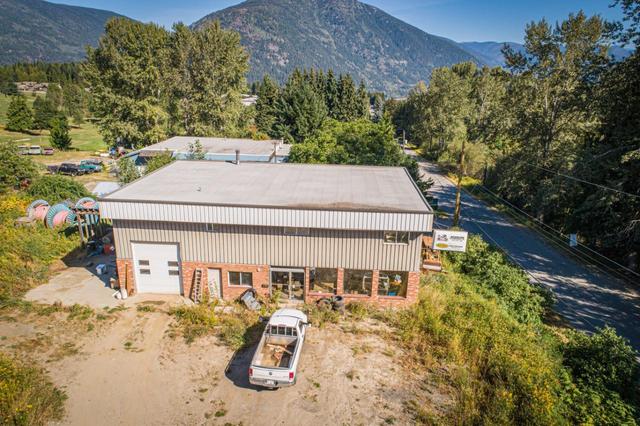 2402 Silver King Road, House detached with 3 bedrooms, 3 bathrooms and null parking in Central Kootenay E BC | Image 39