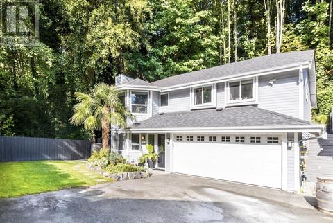 621 Seymour Court, House detached with 5 bedrooms, 3 bathrooms and 3 parking in North Vancouver BC | Card Image