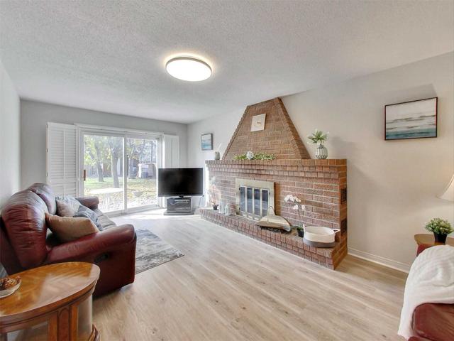 46 Brandy Cres, House detached with 4 bedrooms, 4 bathrooms and 5 parking in Vaughan ON | Image 7