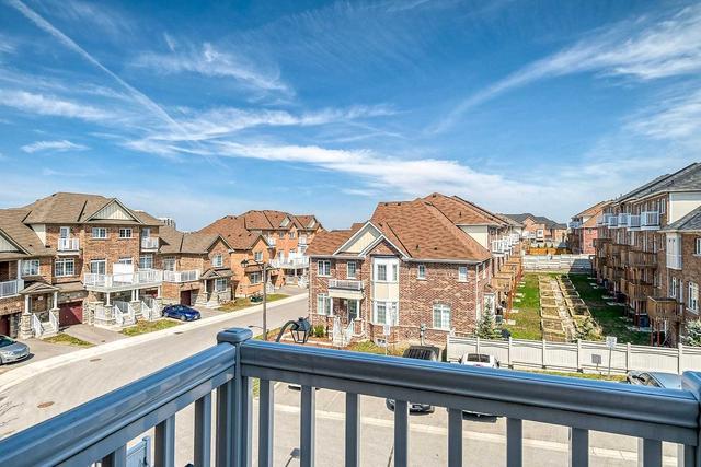 142 Roy Grove Way, Townhouse with 3 bedrooms, 3 bathrooms and 2 parking in Markham ON | Image 9