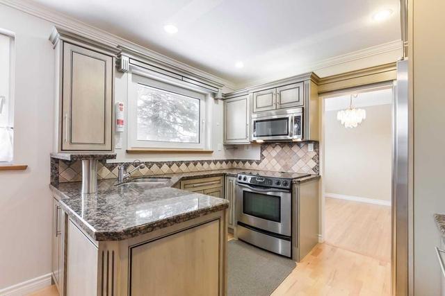 62 Kentish Cres, House detached with 3 bedrooms, 3 bathrooms and 2 parking in Toronto ON | Image 7