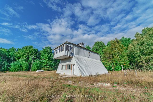 443 Pinery Rd, House detached with 2 bedrooms, 2 bathrooms and 10 parking in Kawartha Lakes ON | Image 19