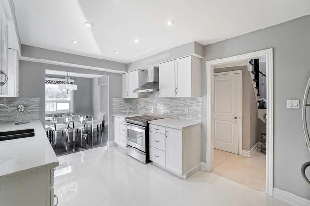 72 Morton Way, House detached with 5 bedrooms, 4 bathrooms and 6 parking in Brampton ON | Image 5