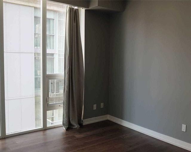 1203 - 126 Simcoe St, Condo with 2 bedrooms, 2 bathrooms and 1 parking in Toronto ON | Image 6
