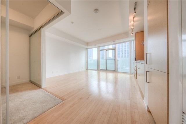 304 - 14 York St, Condo with 1 bedrooms, 1 bathrooms and null parking in Toronto ON | Image 8