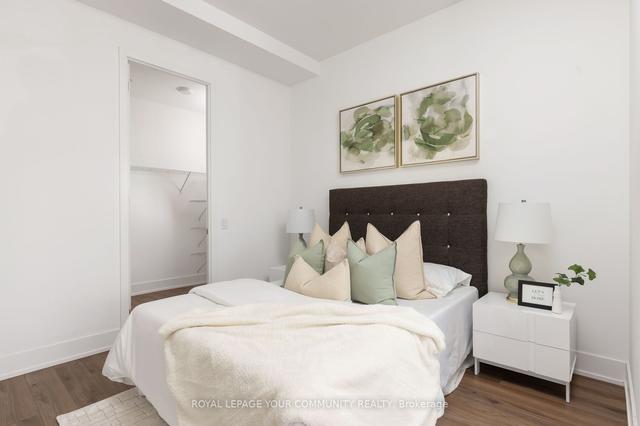 1003 - 111 St Clair Ave W, Condo with 1 bedrooms, 1 bathrooms and 0 parking in Toronto ON | Image 3