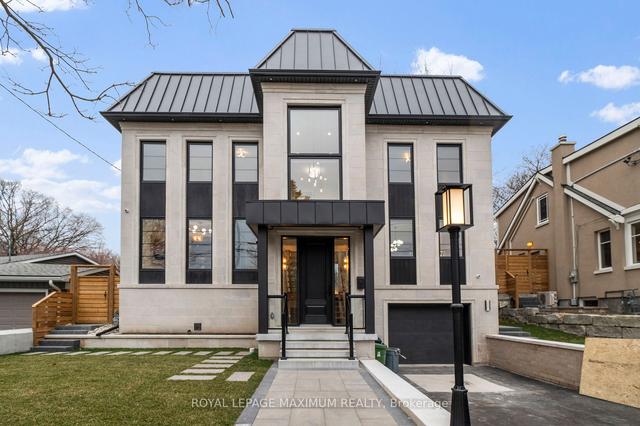 22 Delroy Dr, House detached with 4 bedrooms, 4 bathrooms and 5 parking in Toronto ON | Image 1