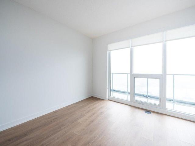 Sph02 - 117 Mcmahon Dr, Condo with 3 bedrooms, 2 bathrooms and 1 parking in Toronto ON | Image 4