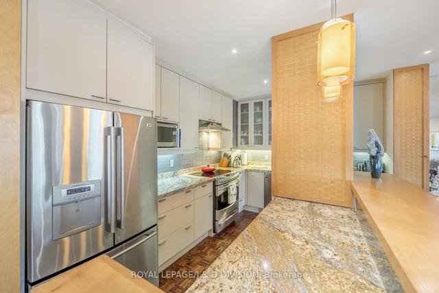 740 - 21 Dale Ave, Condo with 2 bedrooms, 2 bathrooms and 0 parking in Toronto ON | Image 3