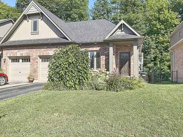 988 Cook Dr, House semidetached with 2 bedrooms, 2 bathrooms and 3 parking in Midland ON | Image 1