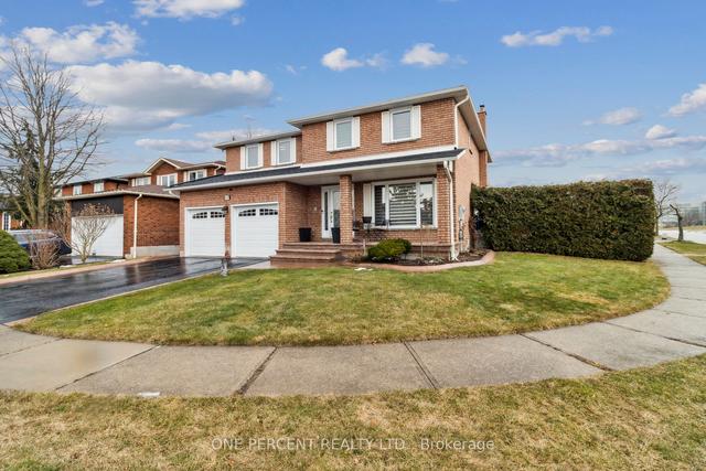 17 Bloomingdale Dr, House detached with 4 bedrooms, 3 bathrooms and 4 parking in Brampton ON | Image 12