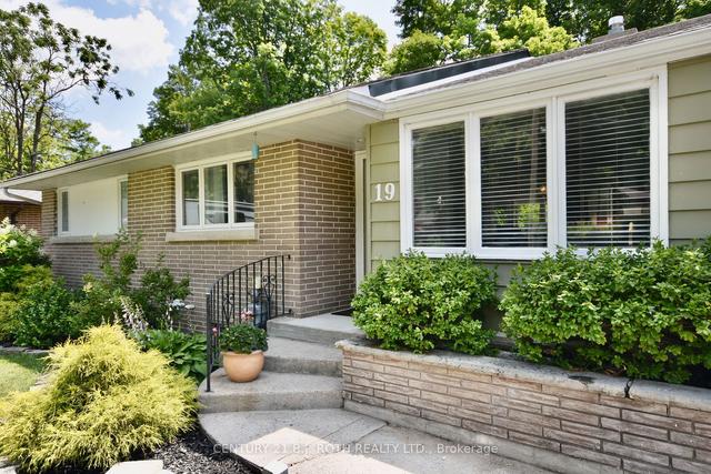 19 Shirley Ave, House detached with 2 bedrooms, 3 bathrooms and 5 parking in Barrie ON | Image 34
