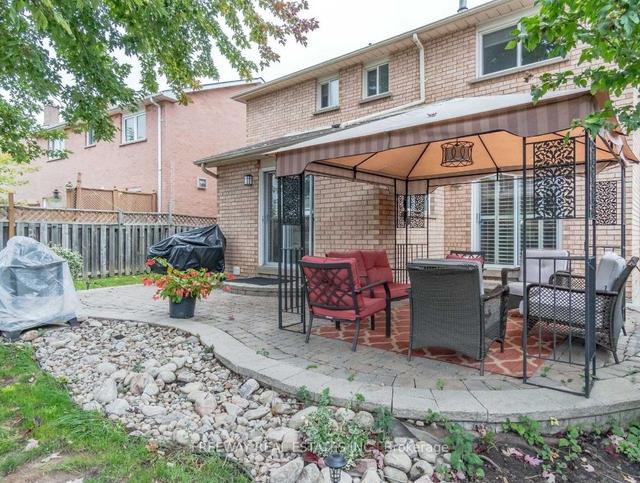 138 Major William Sharpe Dr, House detached with 3 bedrooms, 4 bathrooms and 7 parking in Brampton ON | Image 6
