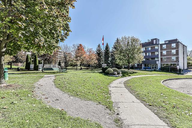 211 - 200 Holland Crt, Condo with 2 bedrooms, 2 bathrooms and 1 parking in Bradford West Gwillimbury ON | Image 12