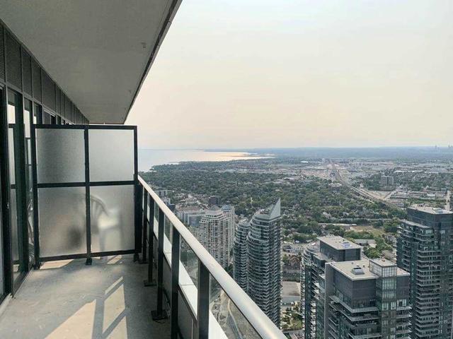 6301 - 30 Shore Breeze Dr, Condo with 1 bedrooms, 1 bathrooms and 1 parking in Toronto ON | Image 3