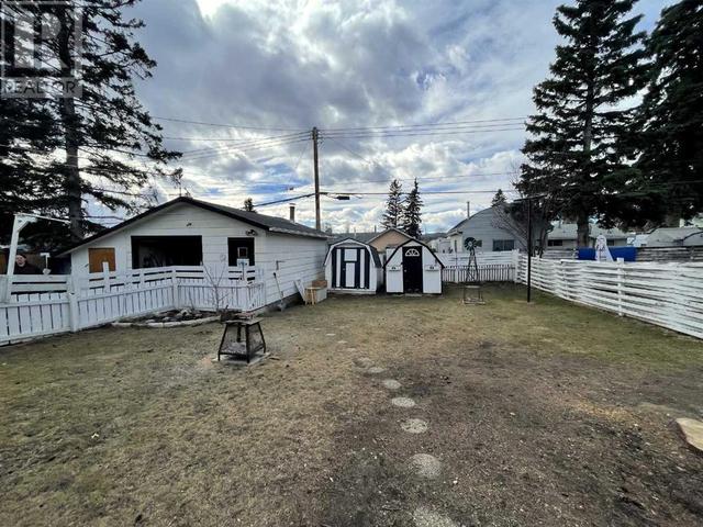 113 Chetamon Street, House detached with 2 bedrooms, 1 bathrooms and 4 parking in Hinton AB | Image 13